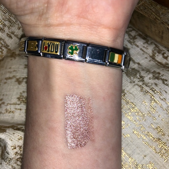 STILA Shimmer & Glow Liquid Eyeshadow- GRACE - Picture 8 of 13